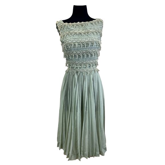 1950s Mint Green Carlye Dress – Lace Bodice & Pleated Skirt – Size XS/S - Picture 6 of 14
